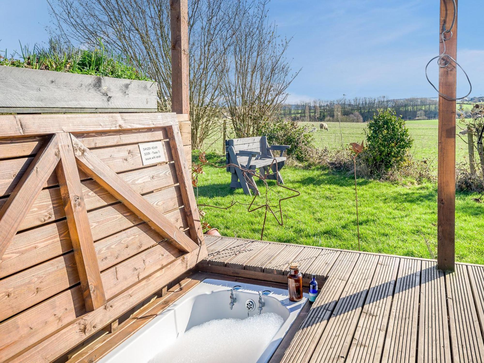 Villa Marilyn Meadows St Weonards Exterior foto